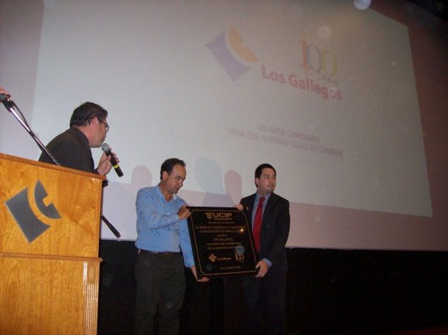 La UCIP homenajeó a Los Gallegos en sus 100 años