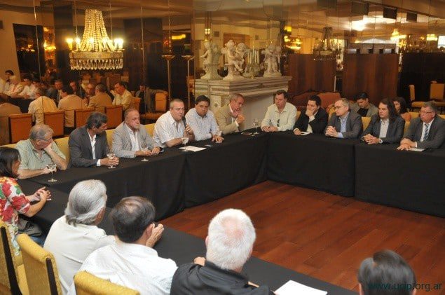 UCIP organizó una charla del ministro de la Producción, Ciencia y Tecnología, Cristian Breitenstein con empresarios locales