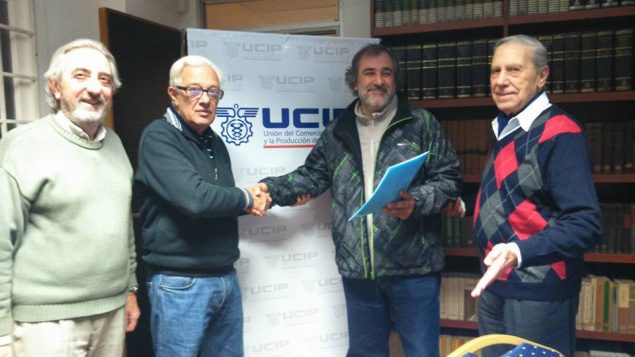 La Unión Industrial Marplatense – UIM – entregó la certificación para la obtención de plantines para la forestación del Parque Industrial