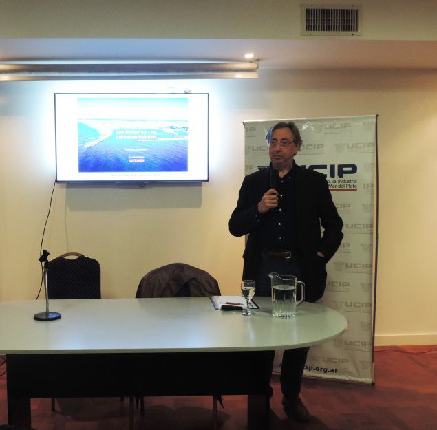 El Arquitecto Rinio Bruttomesso disertó en UCIP