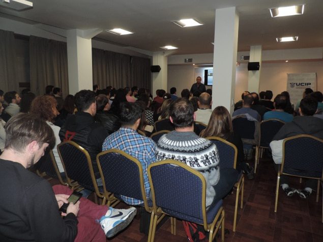 Más de 120 jóvenes participaron de la charla de liderazgo