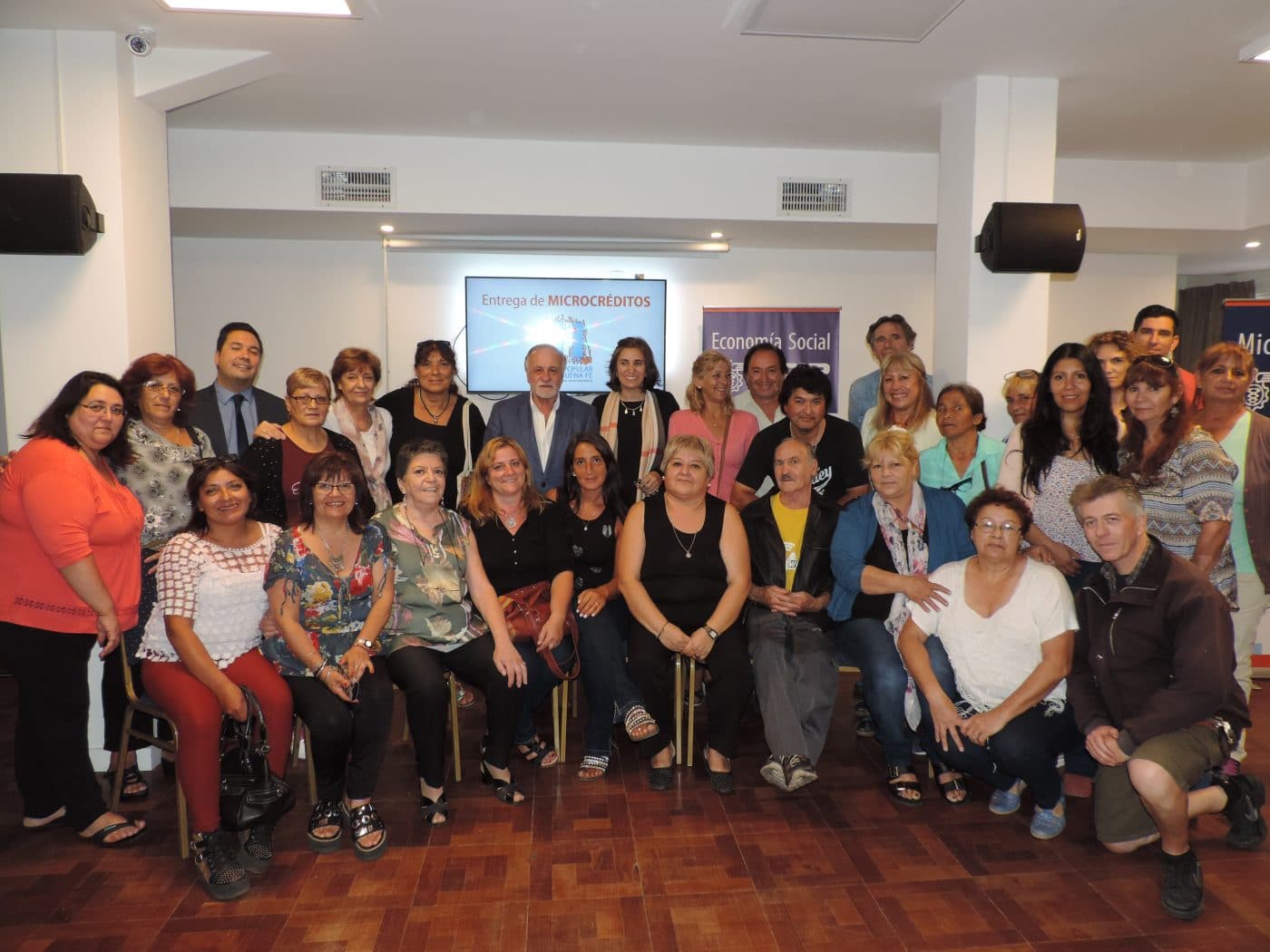 Ministerio de Desarrollo Social de la Nación y UCIP entregaron microcréditos a emprendedores