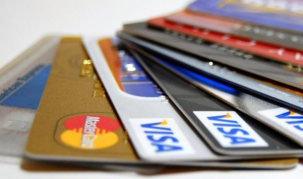 Se firmó el acuerdo para la reducción de comisiones con tarjetas de débito y crédito