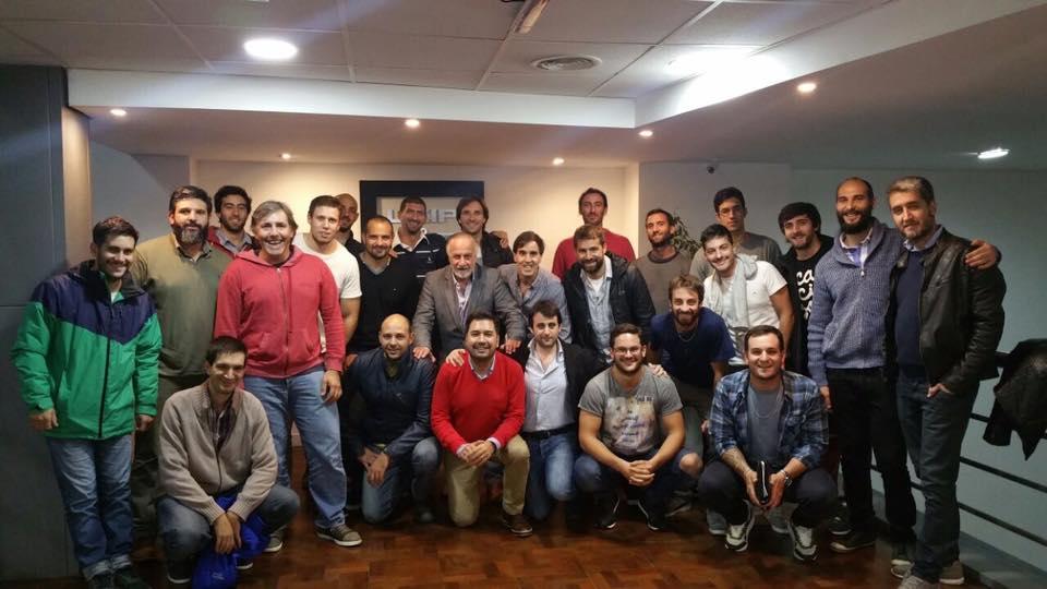 Más de 30 jóvenes compartieron una cena con el presidente de UCIP