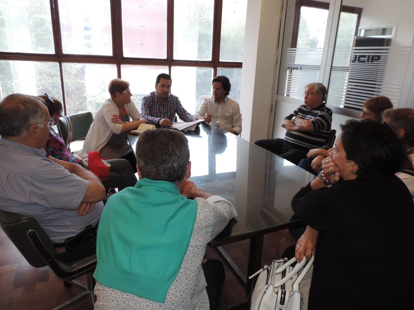 Las ópticas evalúan cortar el servicio ante la falta respuesta de PAMI