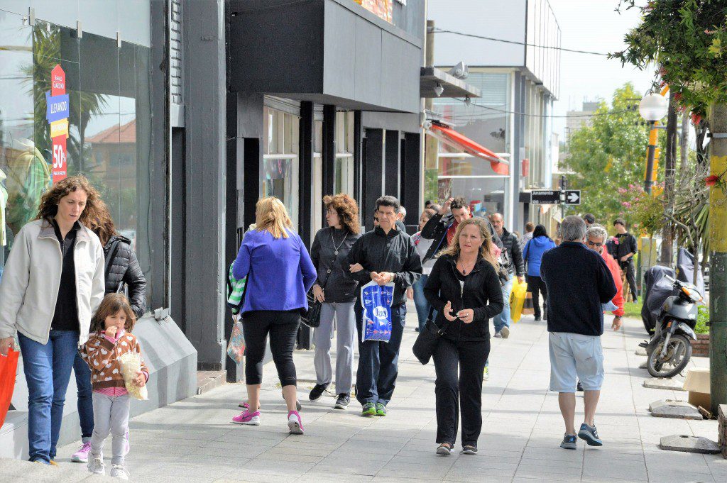 El fin de semana largo superó las expectativas de los comerciantes