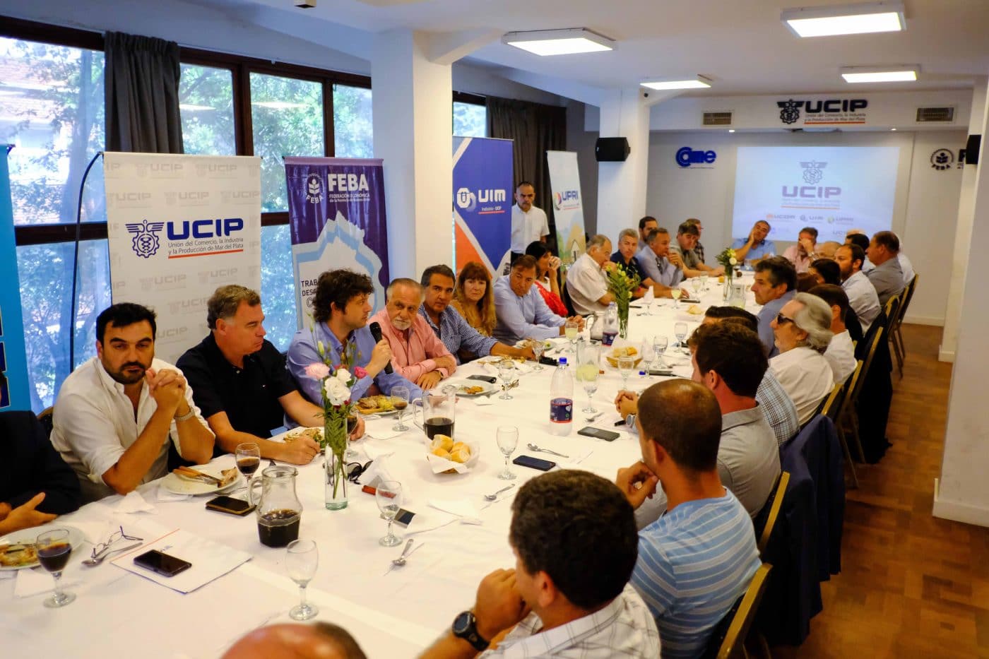 Reunión de los sectores productivos en UCIP con Macchiavello
