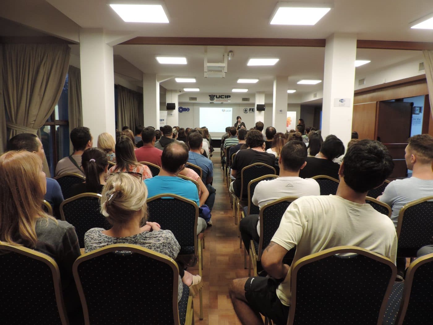Más de 100 emprendedores participaron de la charla de Incubadora UCIP