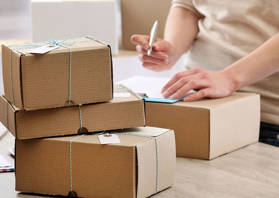 AFIP subió el tope para compras al exterior con envío “Courier”