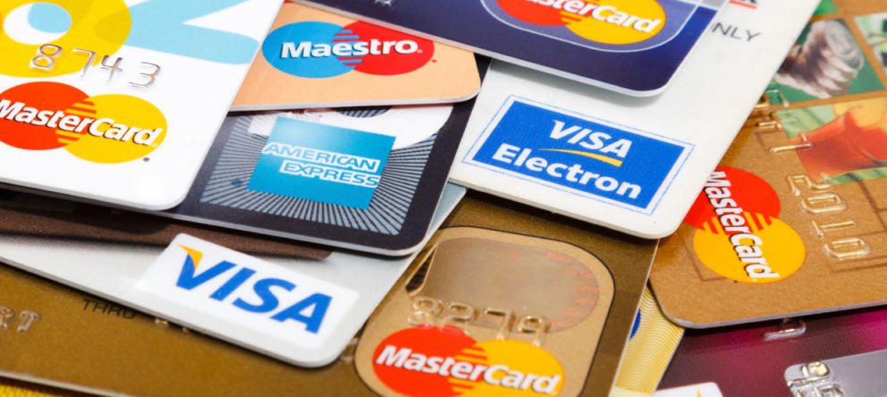 Rebaja en los aranceles que las tarjetas cobran a comercios desde enero