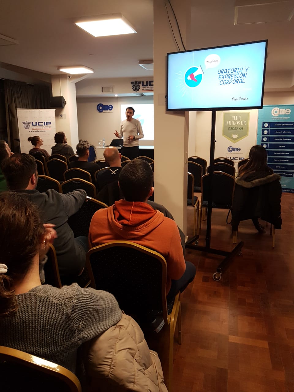 Se realizó en UCIP la charla “Comunicar para liderar”