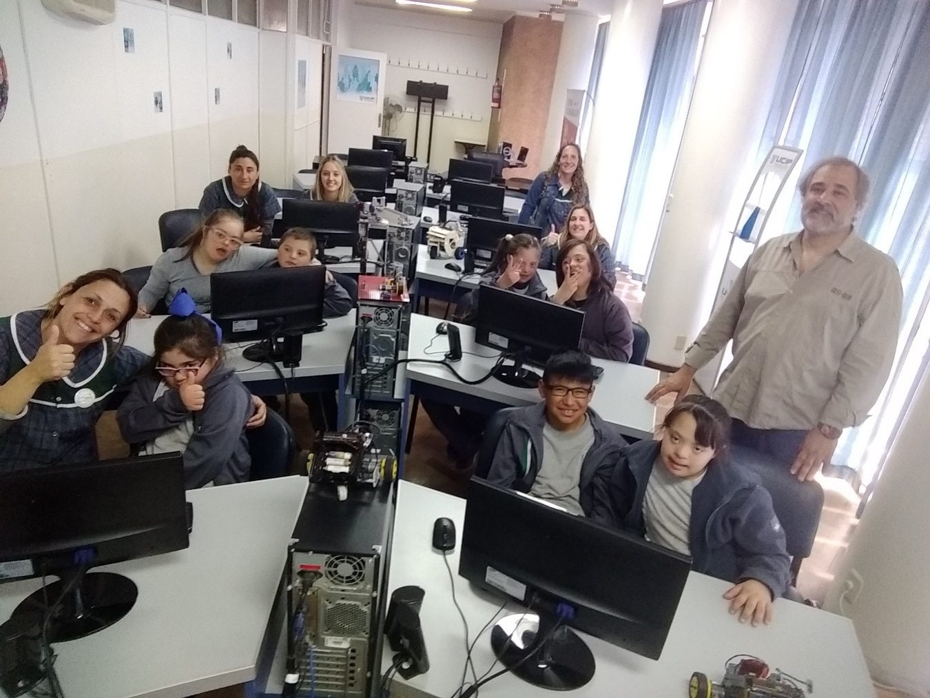 La Escuela Modelo de Educación Especial se capacitó en Robótica