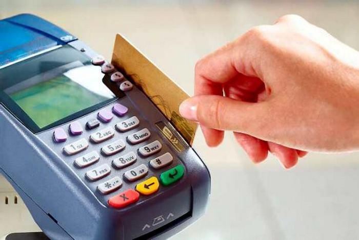 En enero comienza una nueva rebaja en los aranceles que las tarjetas cobran a comercios