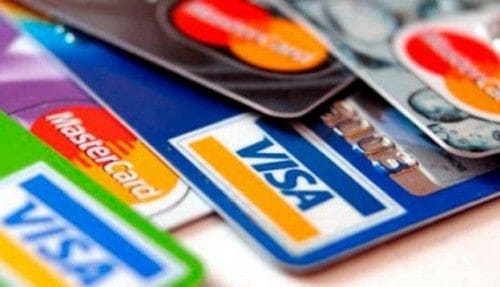 El BCRA dispuso un tope del 55% a las tasas de las tarjetas de crédito