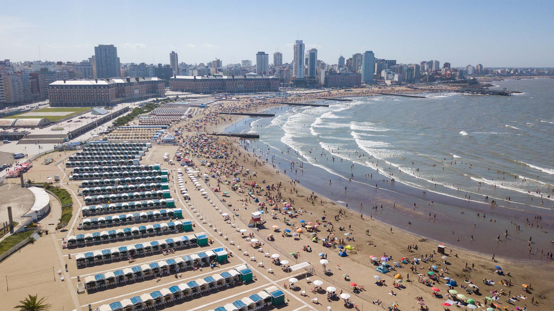 Fin de semana largo de mucha playa y moderadas ventas