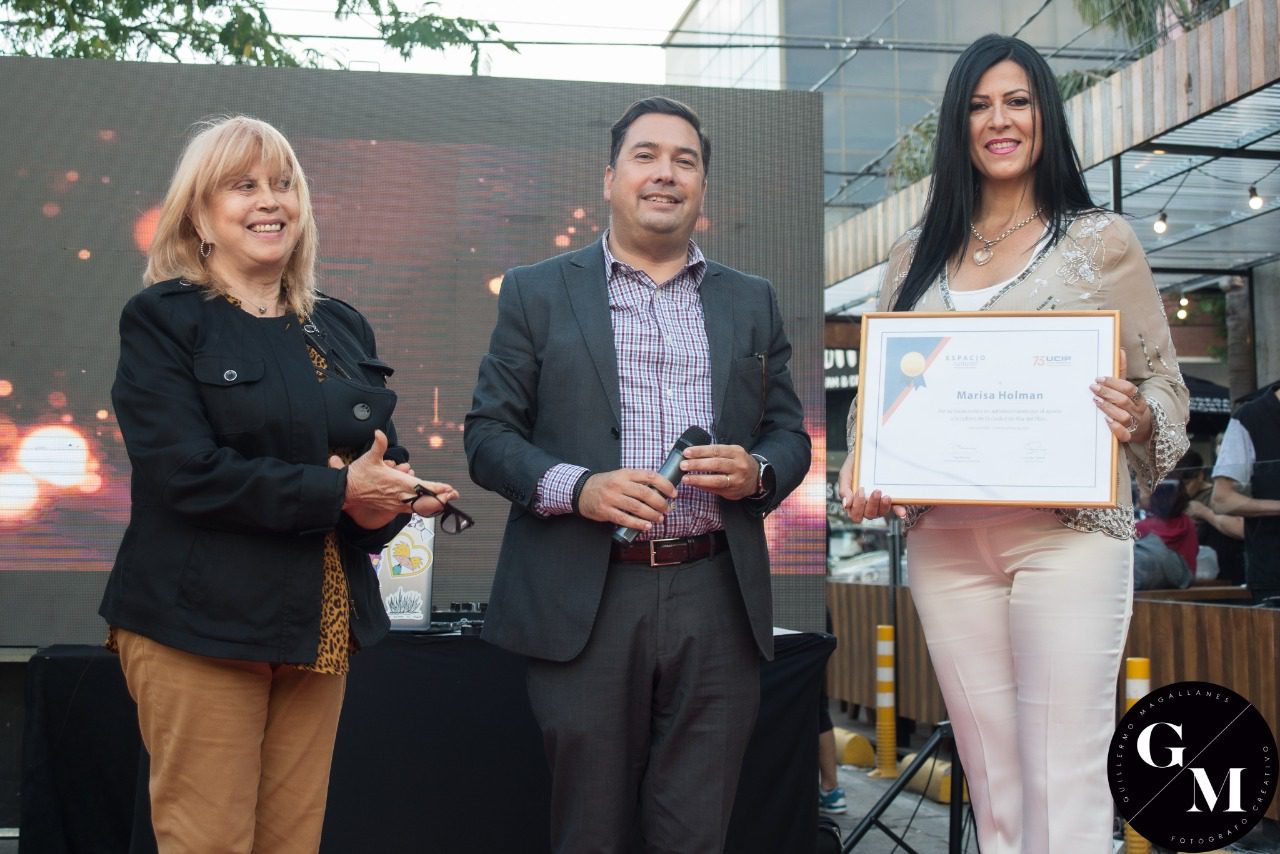 El Espacio Cultural UCIP entregó un reconocimiento a la cantante marplatense Marisa Holman