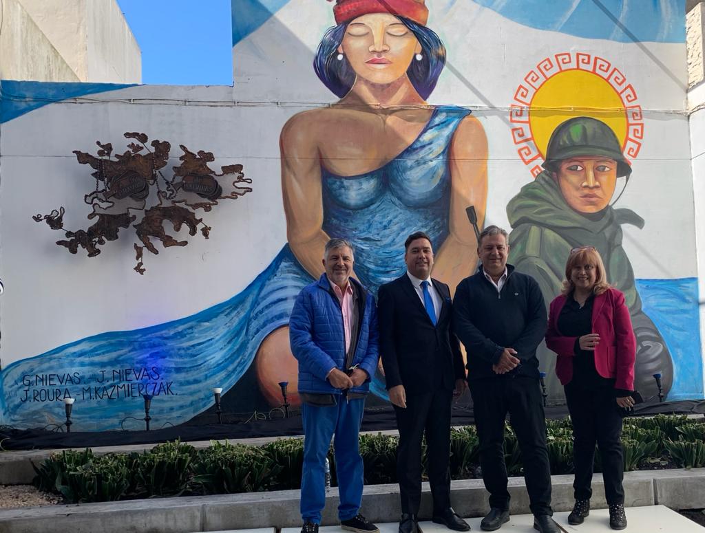 UCIP presente en la inauguración del mural de Malvinas del SECZA