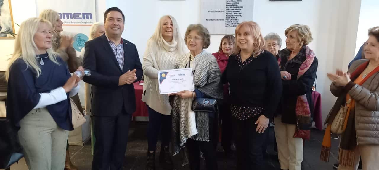 Inauguración de muestra de arte en UCIP