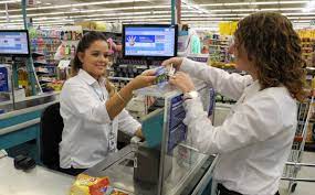 Empleados de Comercio acordaron un aumento del 5,7%