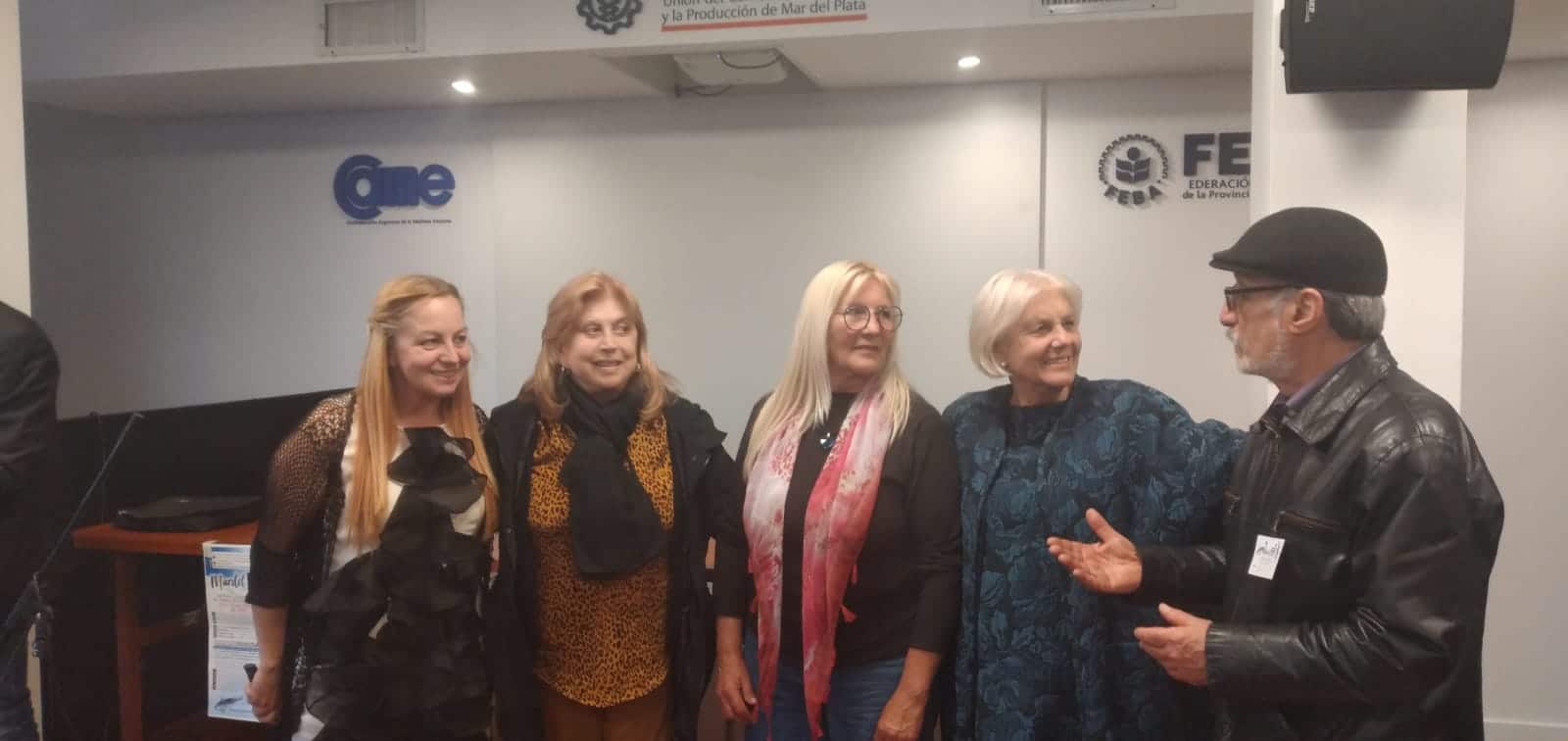 El Festival Internacional de Poesía pasó por la UCIP