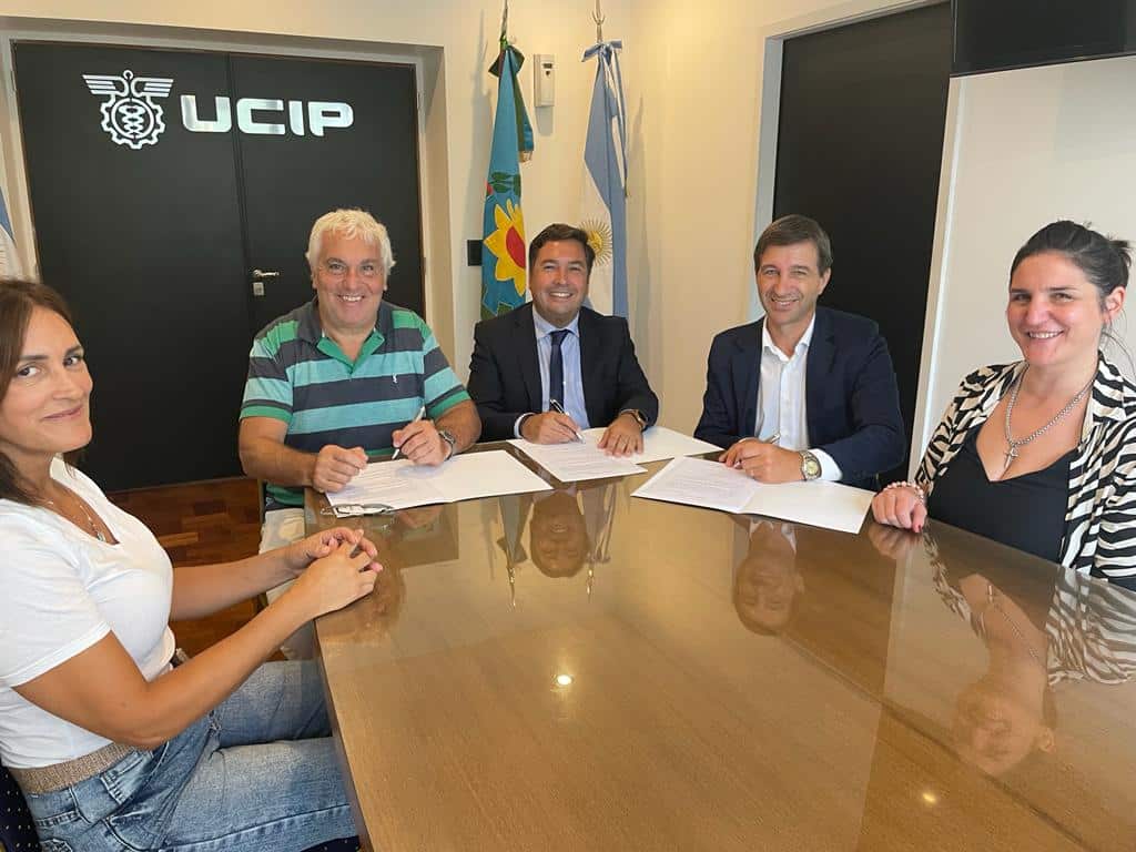 Firman convenio de colaboración UCIP y Fares Taie