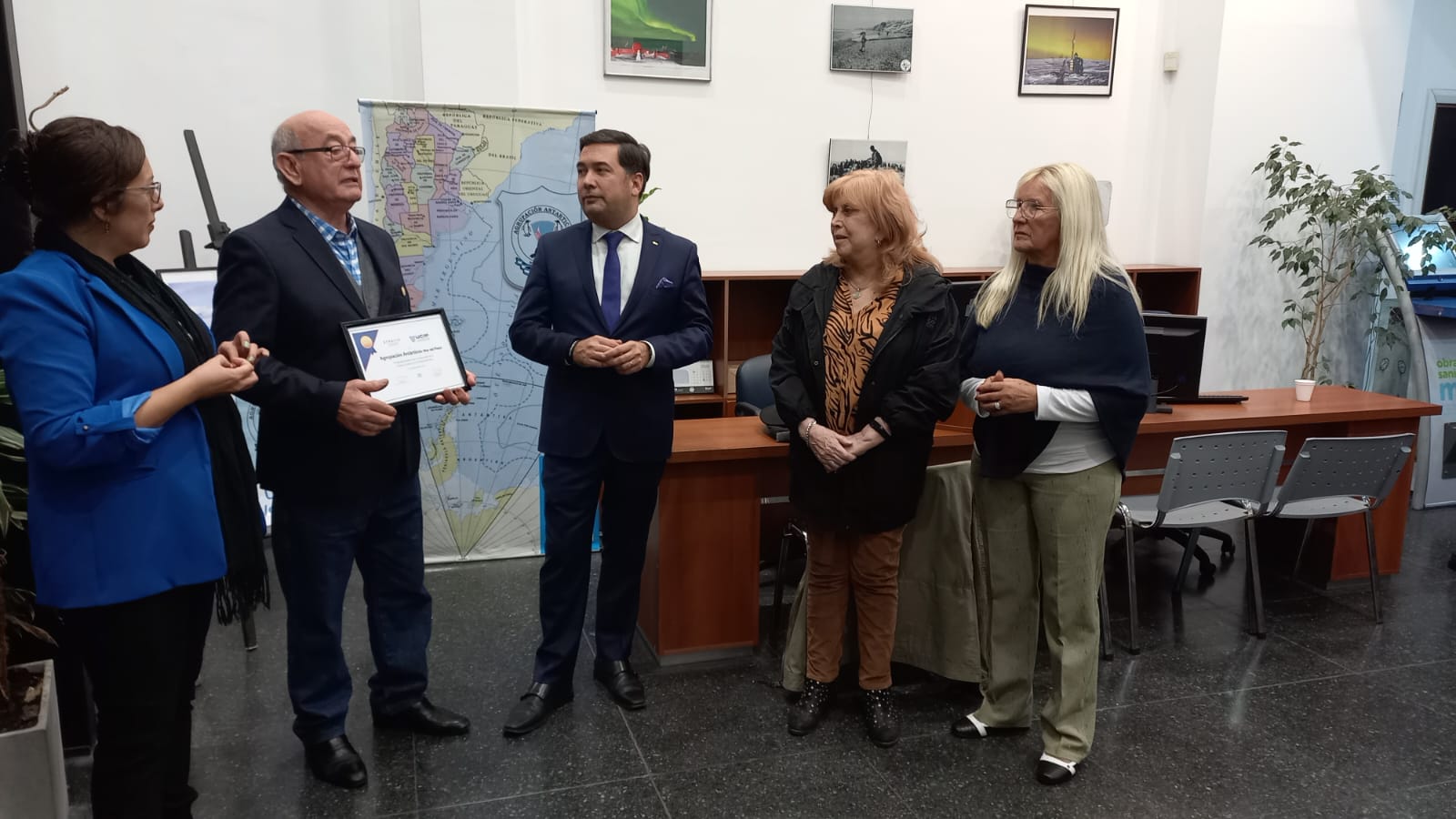 Muestra fotográfica de la Antártida en UCIP