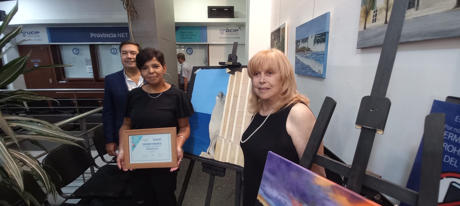 Entrega de premios a artistas plásticos en UCIP