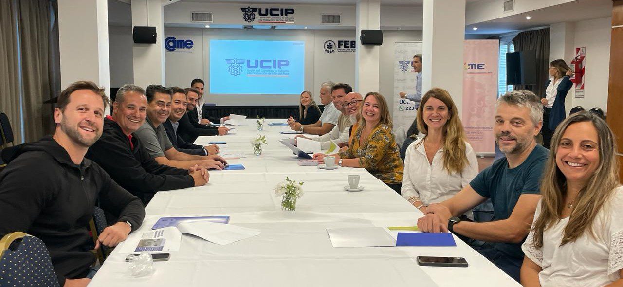 Reunión con empresarios en UCIP