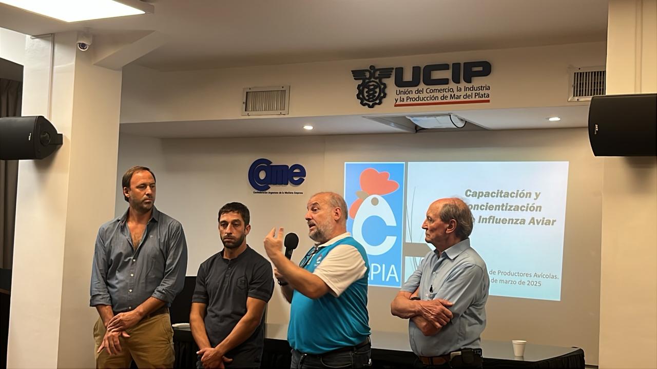 Charla sobre influenza aviar en UCIP