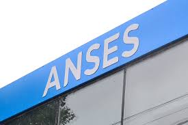 ANSES puede reportar al Veraz: cláusula contractual que permite informar deudas